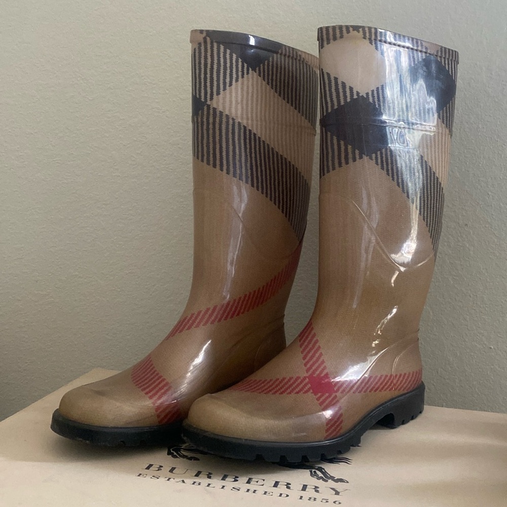 Authentic Burberry Rainboots